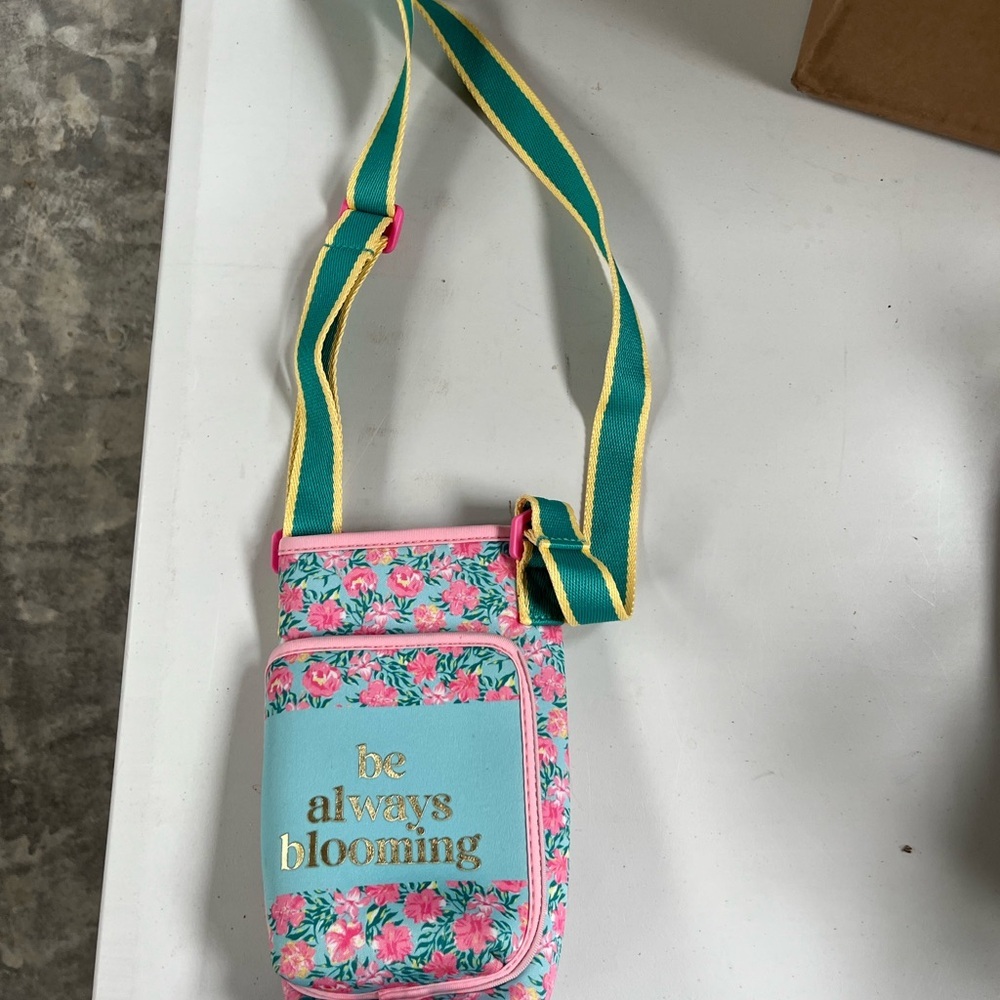 Simply Southern Blooming Bottle Case